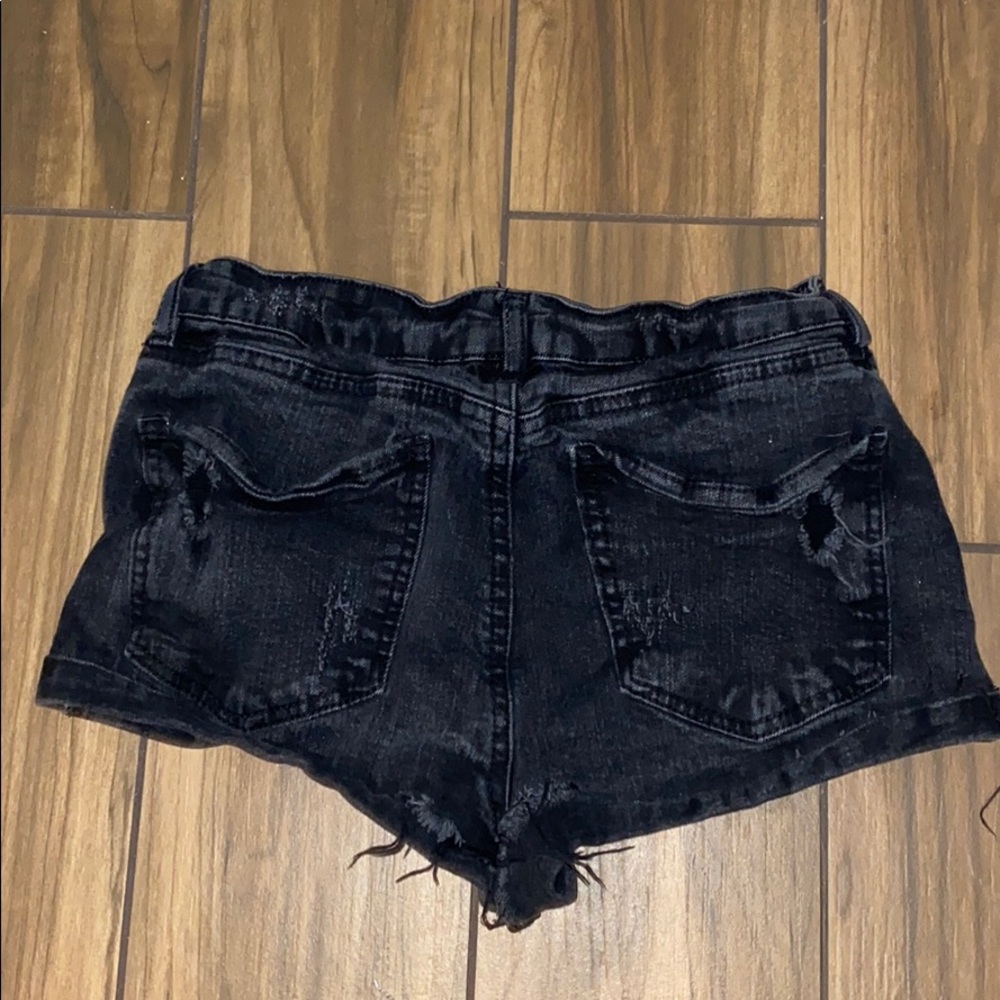 Shorts - Picture 3 of 3